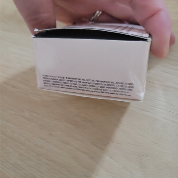 MARY KAY Mineral Powder Foundation Ivory 0.5 NEW IN BOX 040983 - Picture 7 of 8